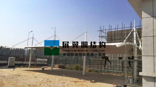 寧夏吳忠膜結(jié)構(gòu)停車(chē)棚工程